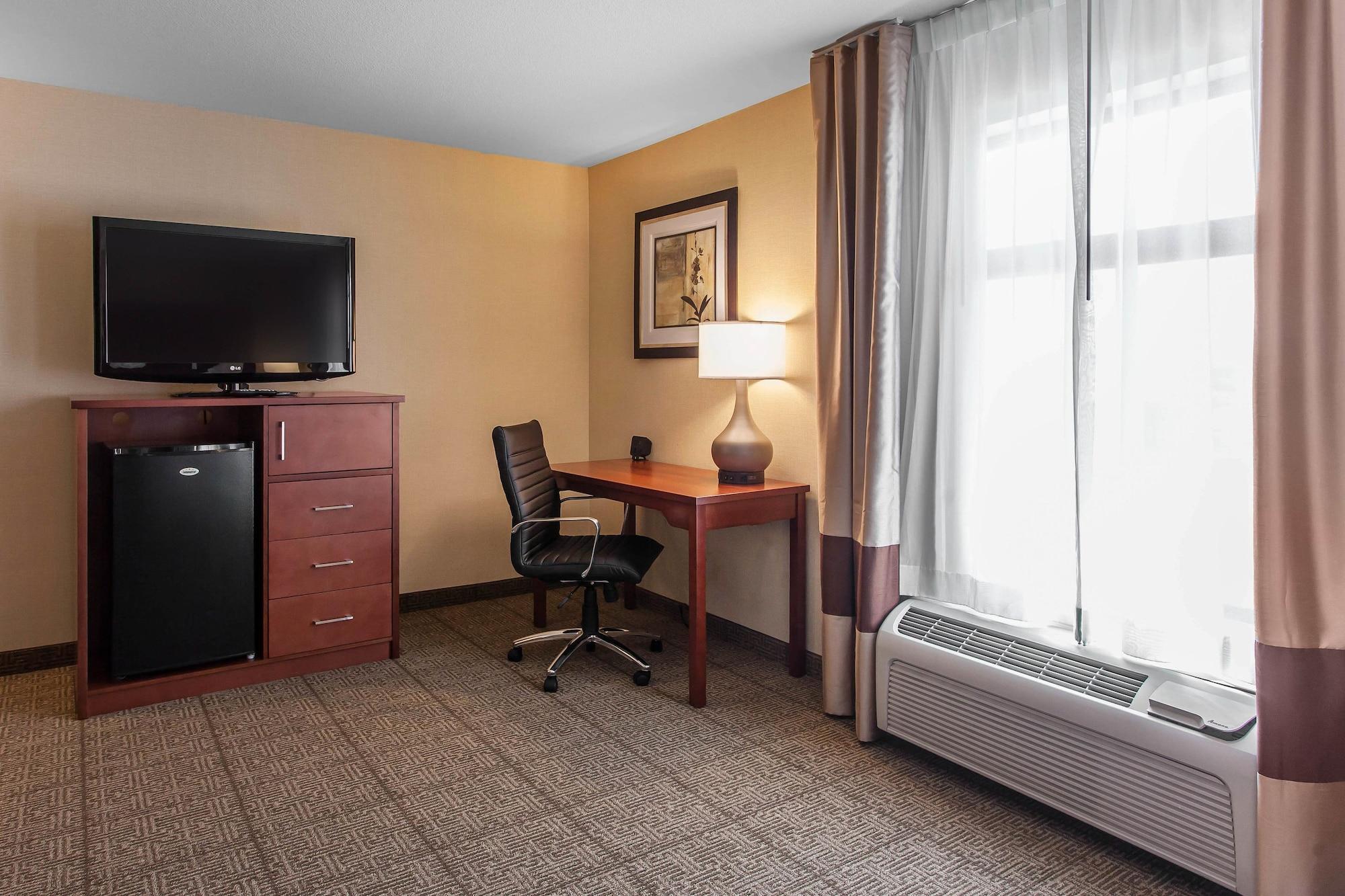 Comfort Inn & Suites Near Fallon Naval Air Station Esterno foto