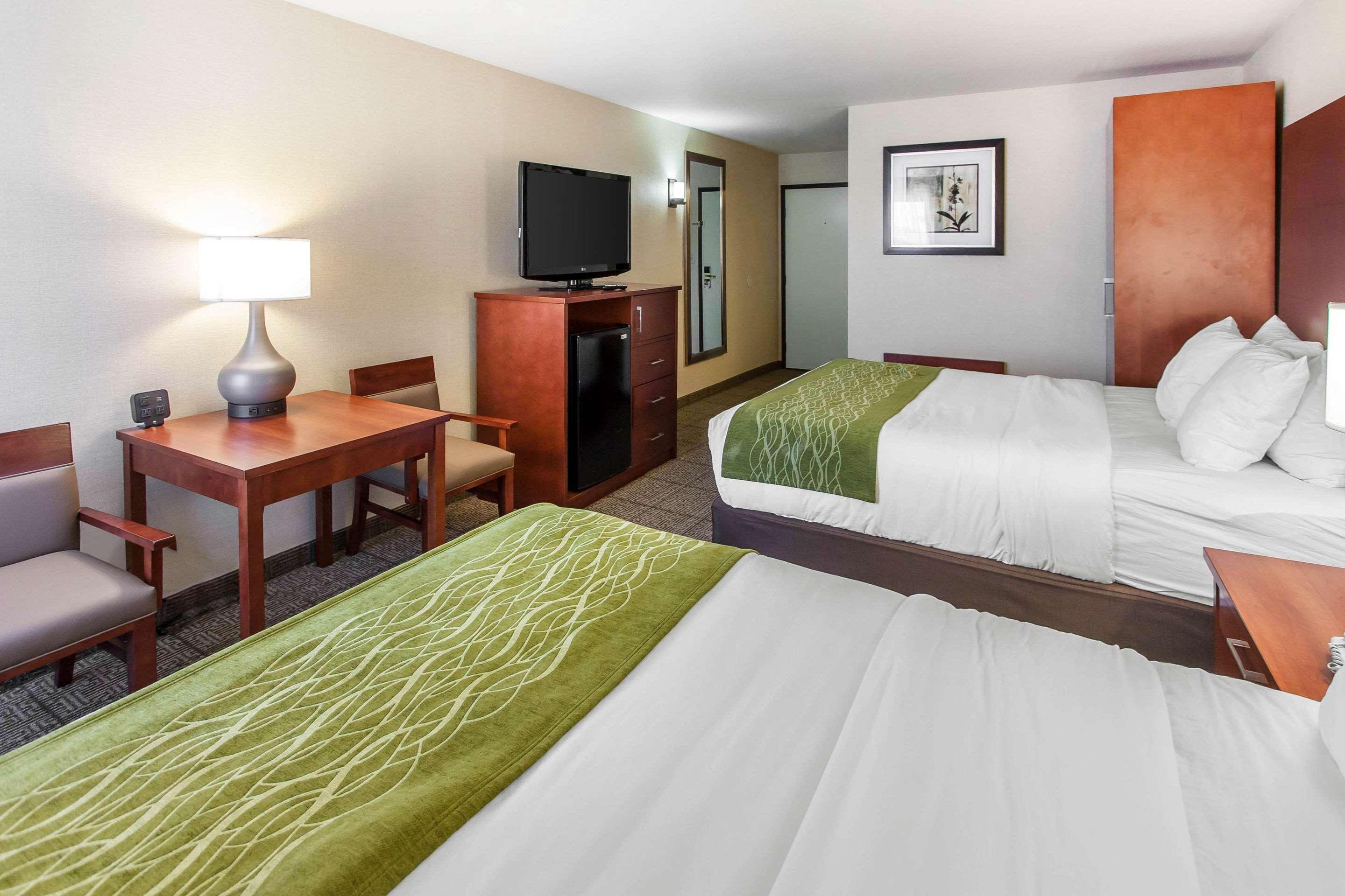 Comfort Inn & Suites Near Fallon Naval Air Station Esterno foto