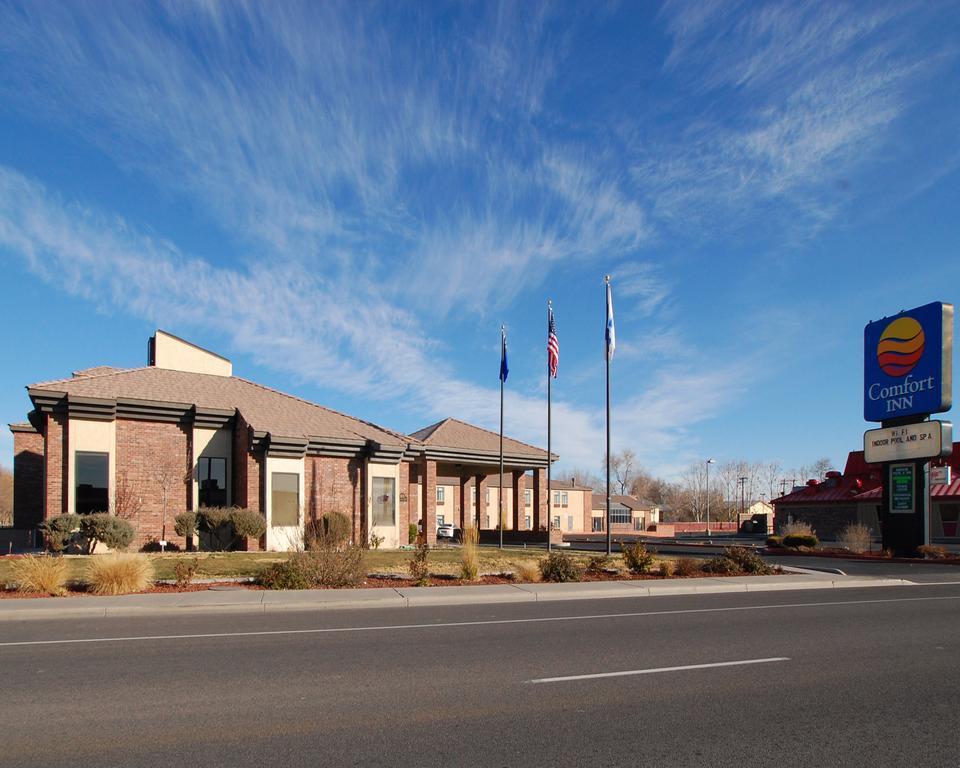 Comfort Inn & Suites Near Fallon Naval Air Station Esterno foto