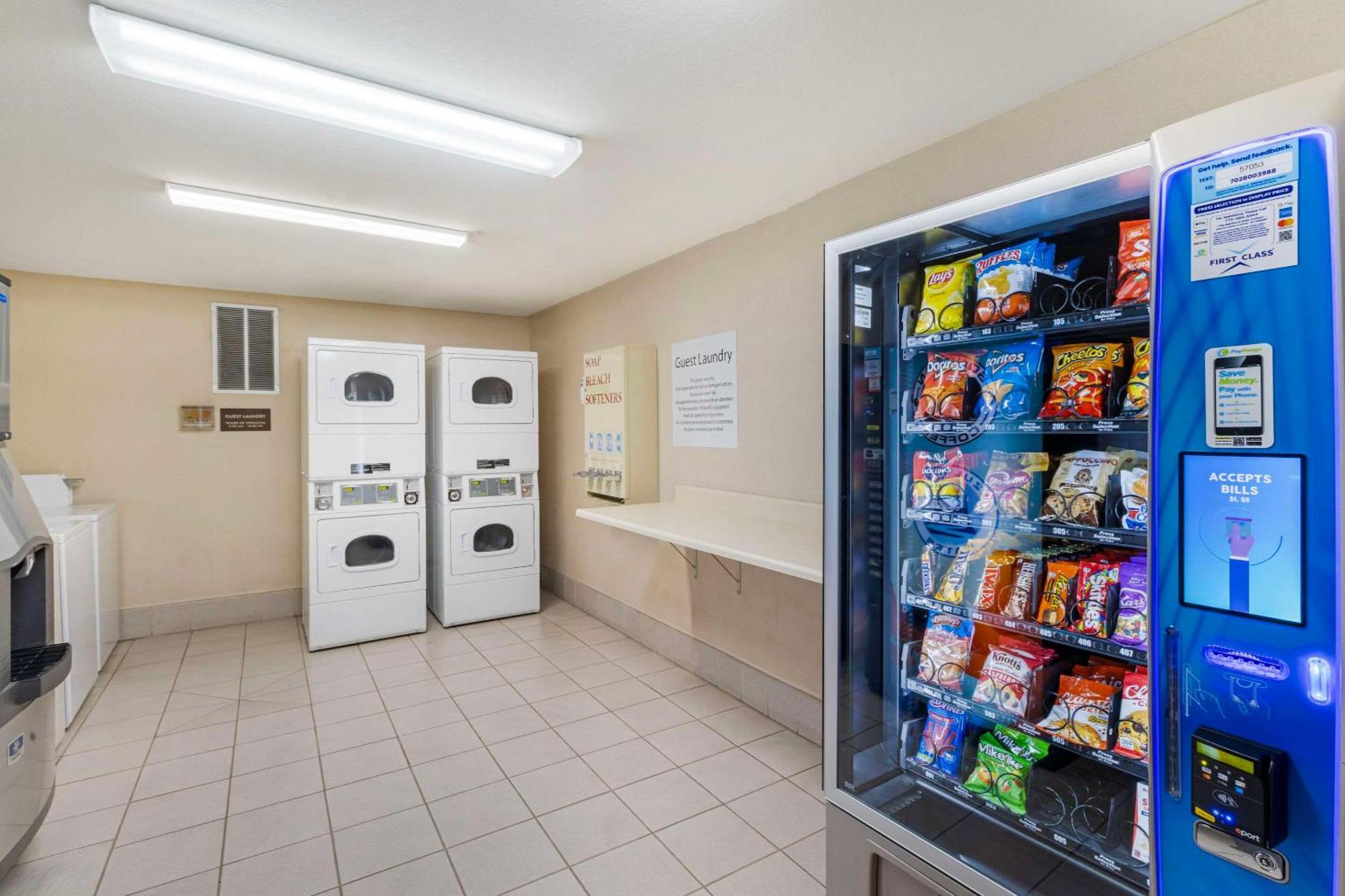 Comfort Inn & Suites Near Fallon Naval Air Station Esterno foto