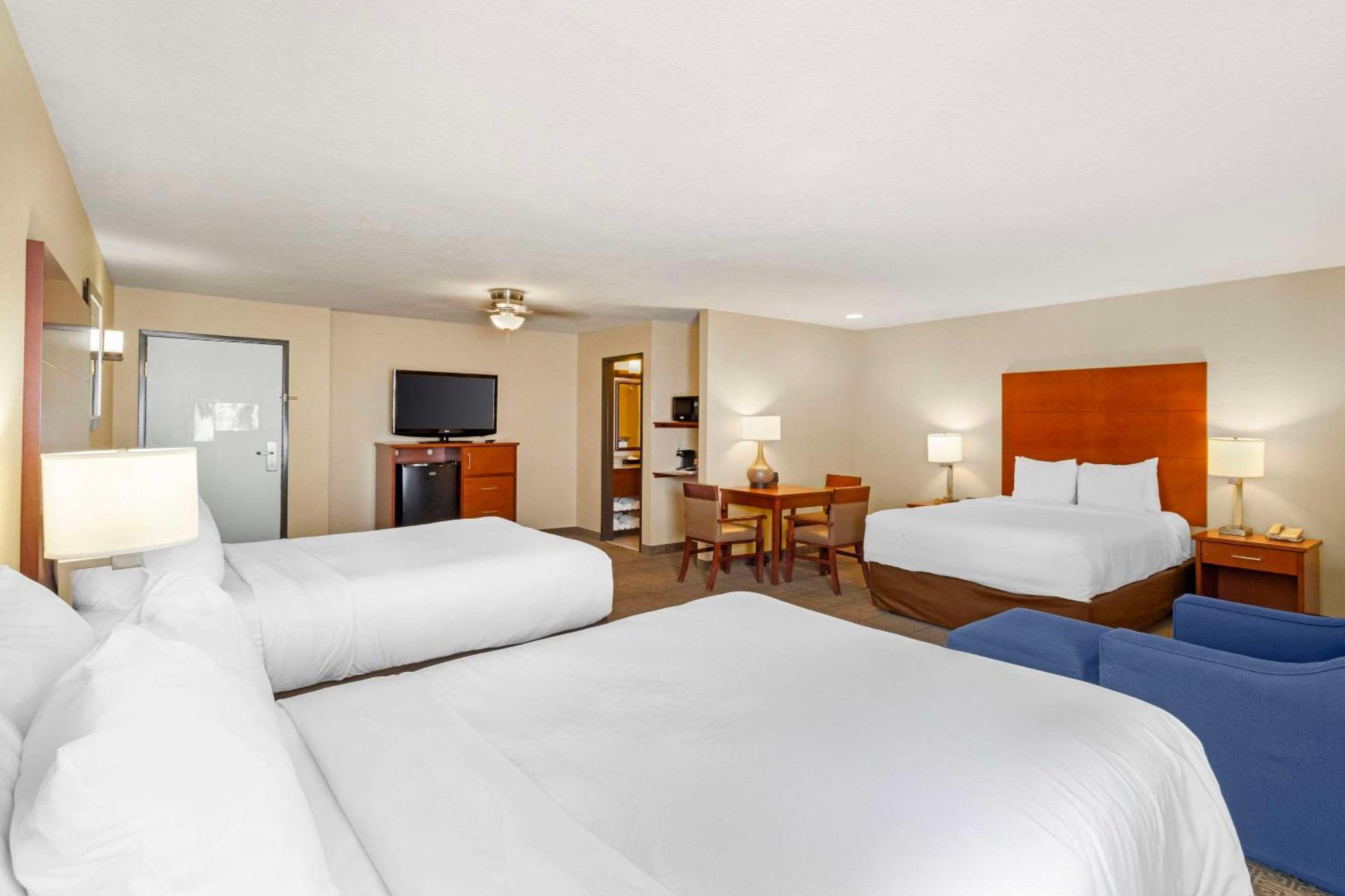 Comfort Inn & Suites Near Fallon Naval Air Station Esterno foto
