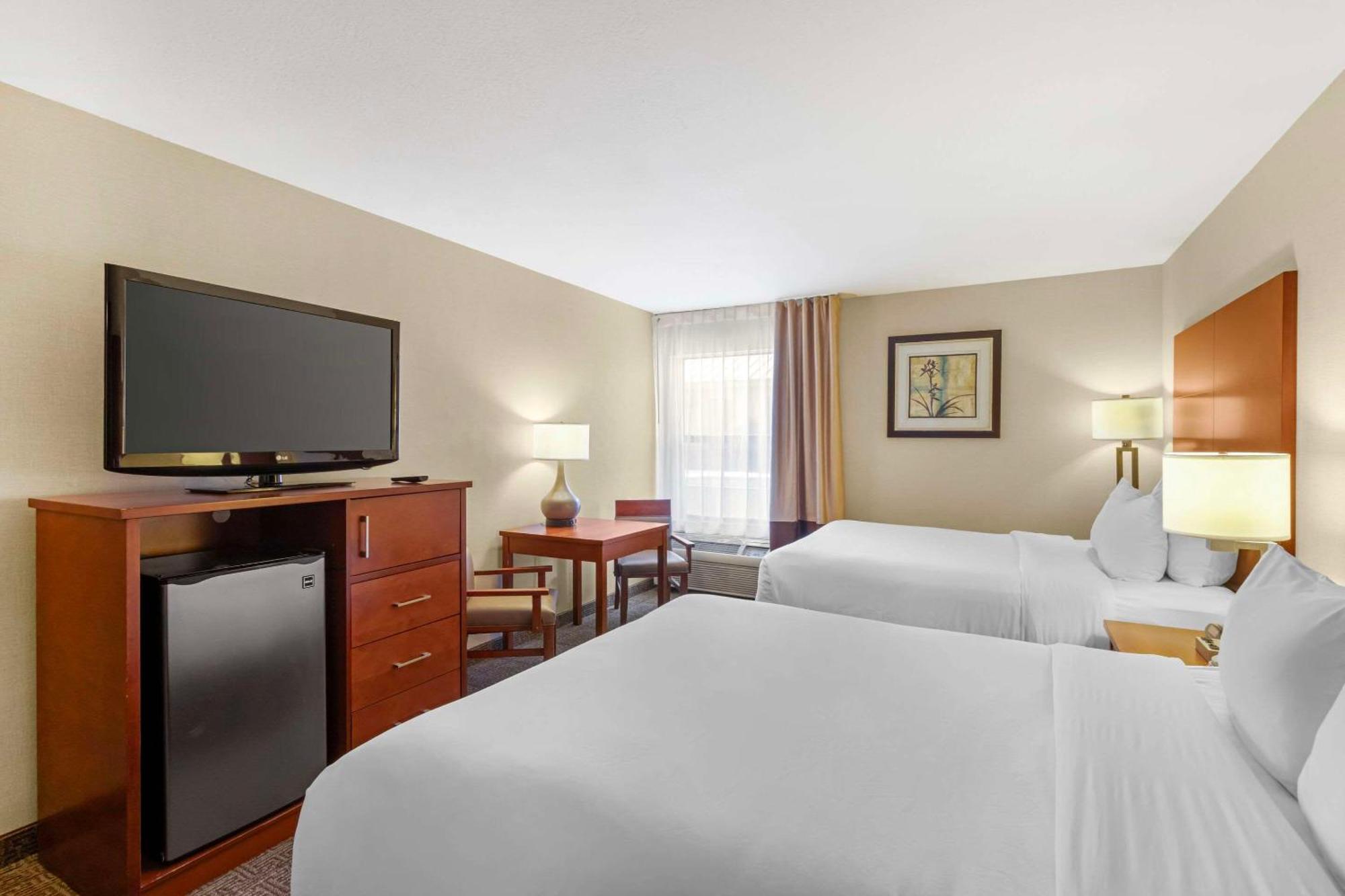 Comfort Inn & Suites Near Fallon Naval Air Station Esterno foto