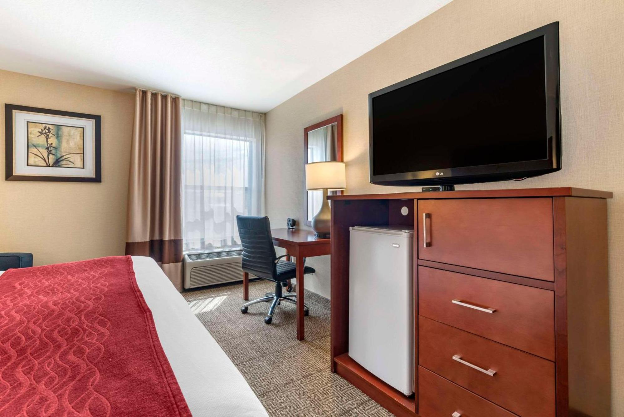 Comfort Inn & Suites Near Fallon Naval Air Station Esterno foto
