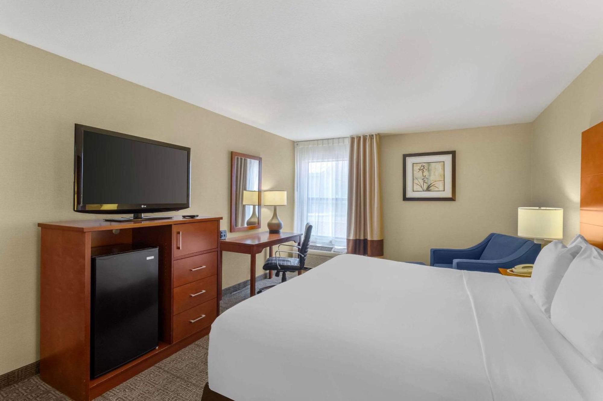 Comfort Inn & Suites Near Fallon Naval Air Station Esterno foto