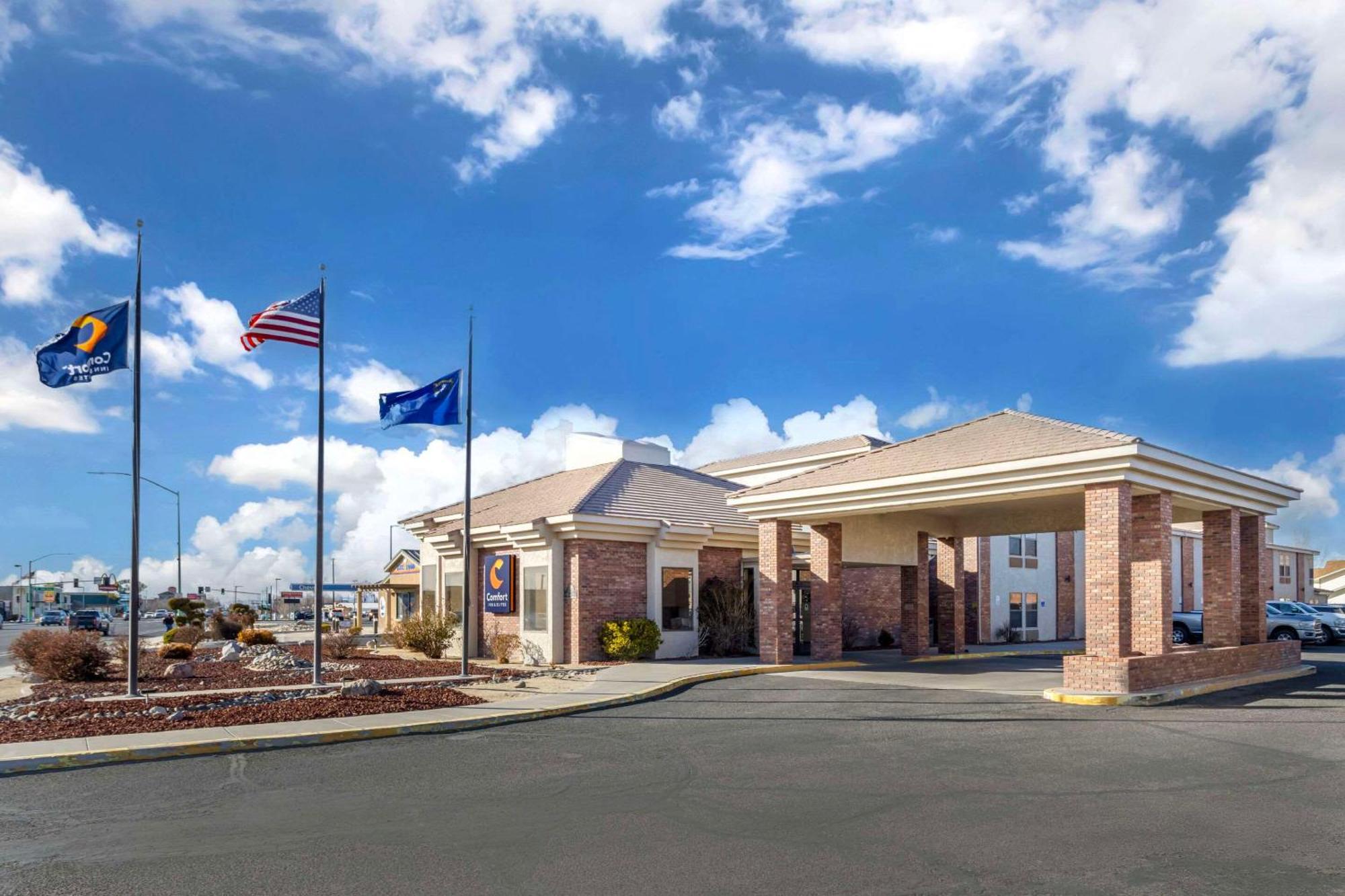 Comfort Inn & Suites Near Fallon Naval Air Station Esterno foto