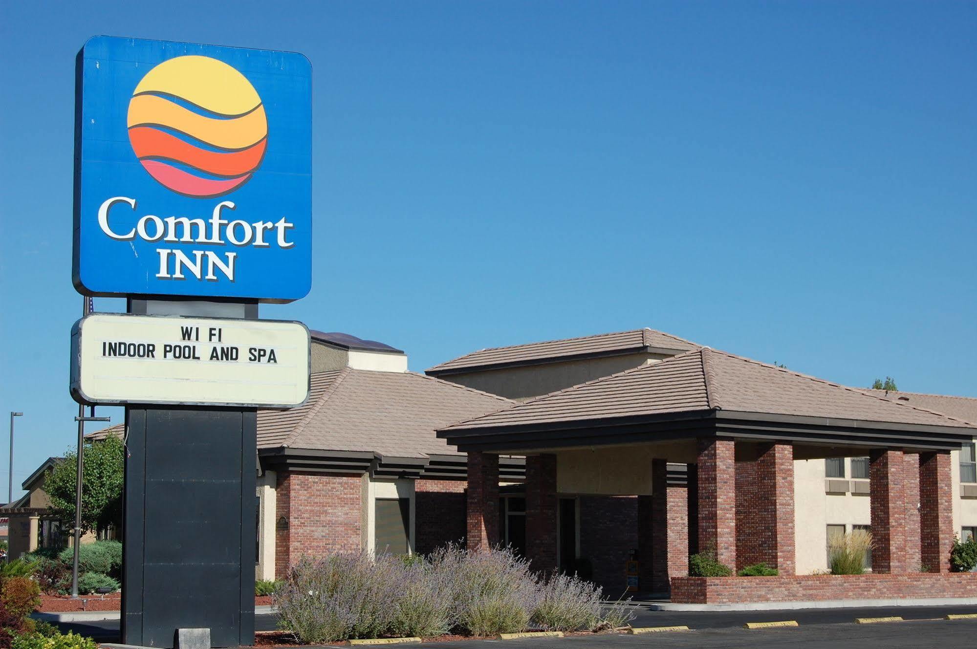 Comfort Inn & Suites Near Fallon Naval Air Station Esterno foto